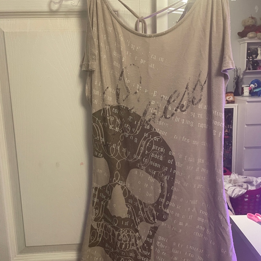 Guess Beige Graphic Skull Top